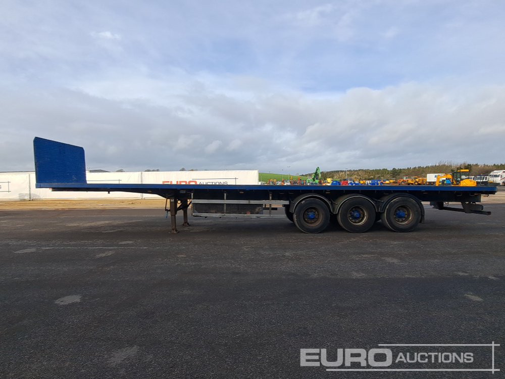SDC 45' Tri Axle Flat Trailer, BPW Axles, Goal Post Sockets, Twist Locks - Полуприцеп бортовой/ Платформа: фото 2 SDC 45' Tri Axle Flat Trailer, BPW Axles, Goal Post Sockets, Twist Locks - Полуприцеп бортовой/ Платформа: фото 2