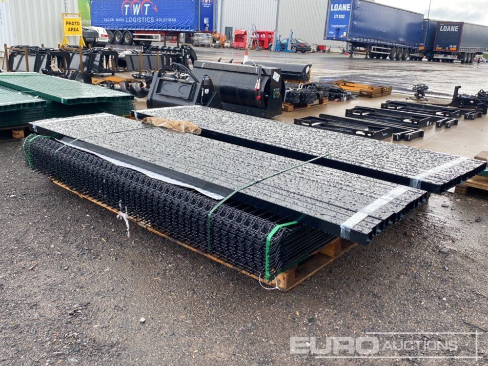 Unused Security Fencing, Black, 25 Panels 2.1m x 2,4m & 26 60mm x 60mm Posts, Fasteners and Fittings - Сельскохозяйственная техника: фото 2 Unused Security Fencing, Black, 25 Panels 2.1m x 2,4m & 26 60mm x 60mm Posts, Fasteners and Fittings - Сельскохозяйственная техника: фото 2