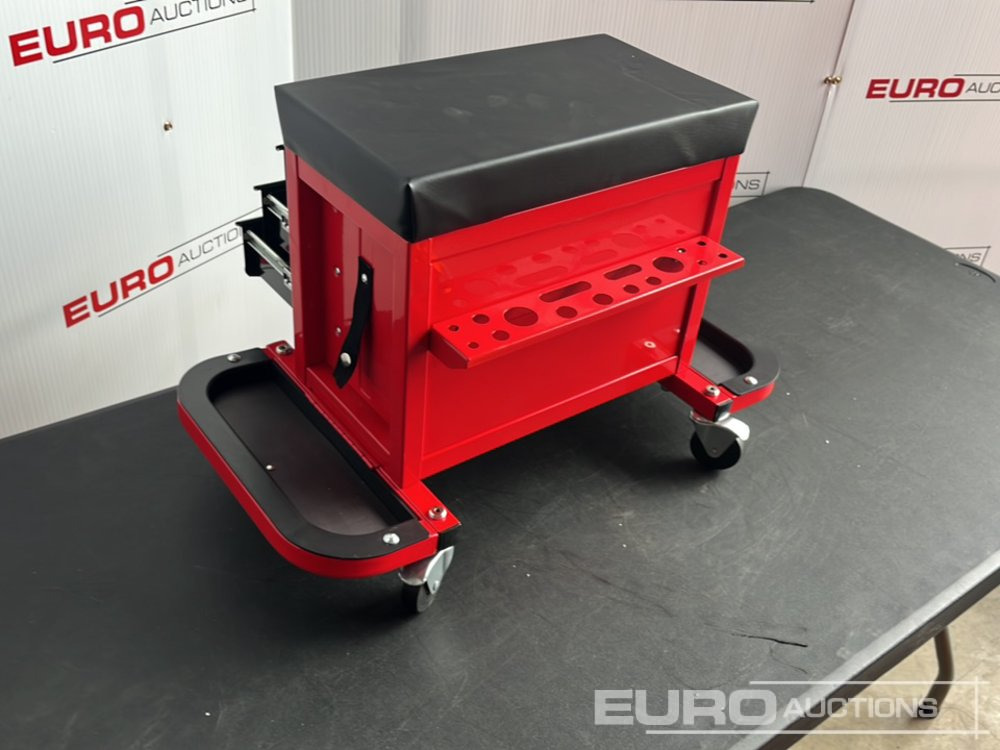 Unused Boss Wheeled Stool Tool Box, 3 Drawers, Magnetic Trays - Оборудование для гаражей/ Мастерских: фото 4 Unused Boss Wheeled Stool Tool Box, 3 Drawers, Magnetic Trays - Оборудование для гаражей/ Мастерских: фото 4