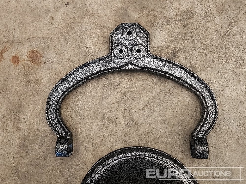 Unused Cast Iron Farm Bell - Строительное оборудование: фото 5 Unused Cast Iron Farm Bell - Строительное оборудование: фото 5