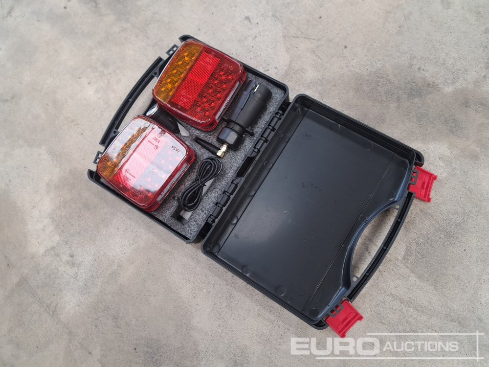 Unused LED Wireless Magnetic Trailer Lights - Оборудование для гаражей/ Мастерских: фото 3 Unused LED Wireless Magnetic Trailer Lights - Оборудование для гаражей/ Мастерских: фото 3