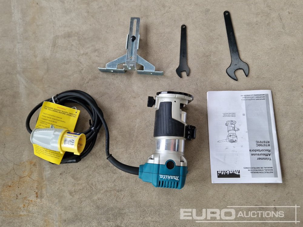Unused Makita RT0700C 110v Router - Строительное оборудование: фото 3 Unused Makita RT0700C 110v Router - Строительное оборудование: фото 3