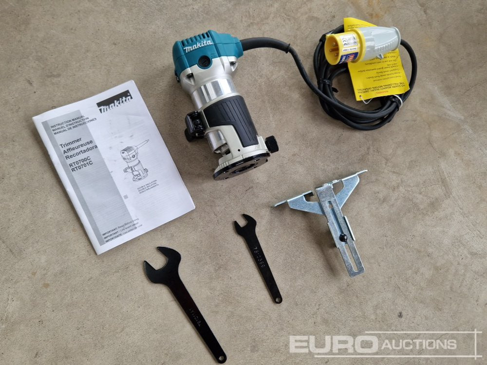Unused Makita RT0700C 110v Router - Строительное оборудование: фото 2 Unused Makita RT0700C 110v Router - Строительное оборудование: фото 2