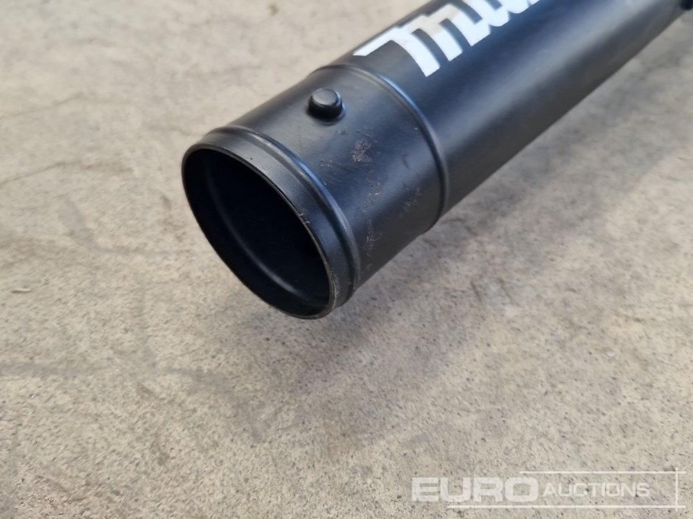 Unused Makita XBU02 36v (2x18v) XLT Cordless Blower (Body Only) - Строительное оборудование: фото 5 Unused Makita XBU02 36v (2x18v) XLT Cordless Blower (Body Only) - Строительное оборудование: фото 5
