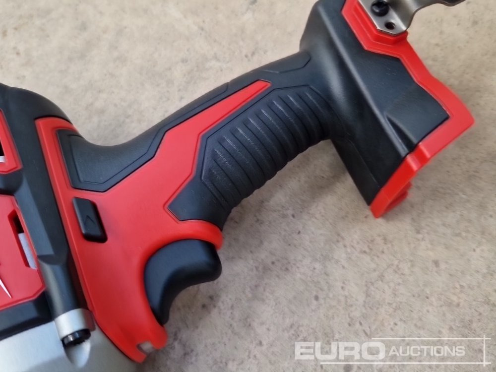 Строительное оборудование Unused Milwaukee M18 1/2 Cordless Impact Wrench (Body Only): фото 7