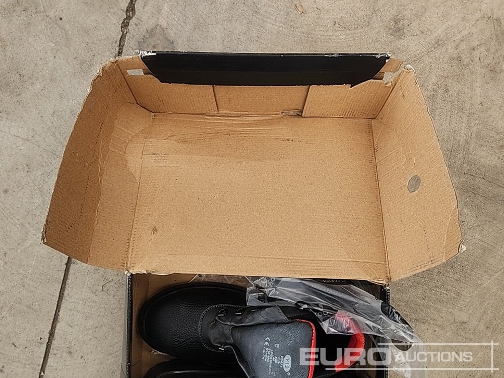 Оборудование для гаражей/ Мастерских Unused V12 Size 10 Safety Boots: фото 9