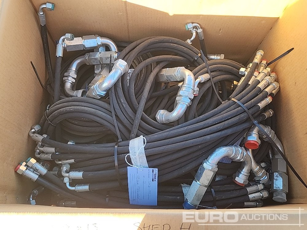 Hydraulic Hoses - Запчасти для Строительной техники: фото 1 Hydraulic Hoses - Запчасти для Строительной техники: фото 1