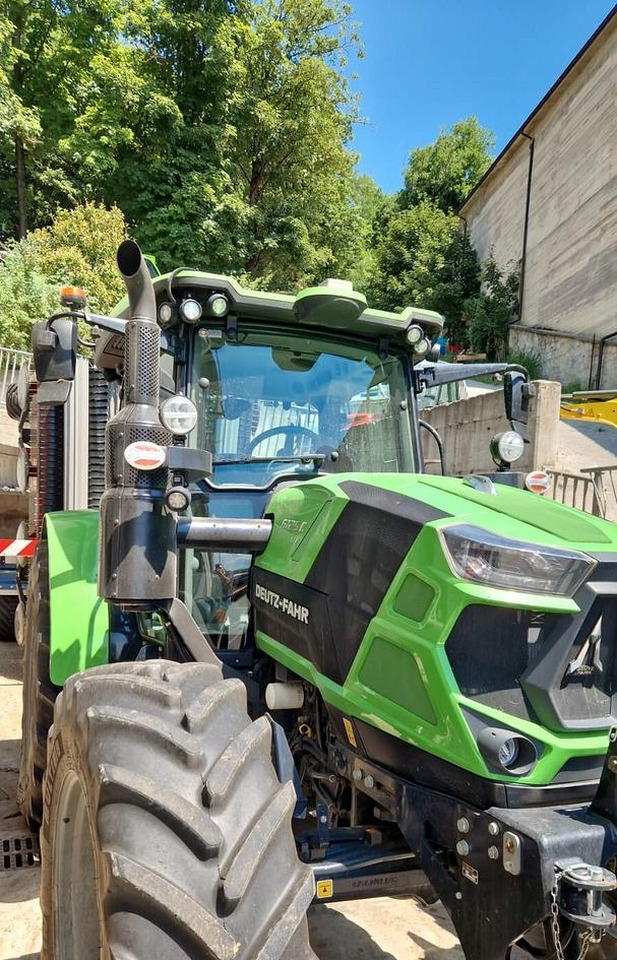 Trattore usato Deutz-Fahr 6125 C TTV - Трактор: фото 2 Trattore usato Deutz-Fahr 6125 C TTV - Трактор: фото 2