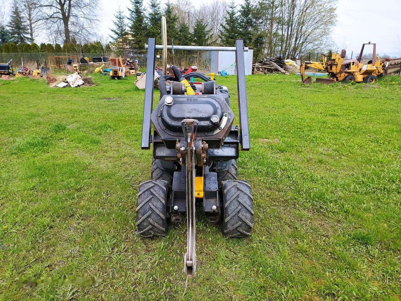 Траншеекопатель Ditch-Witch Zahn R300: фото 7 Траншеекопатель Ditch-Witch Zahn R300: фото 7