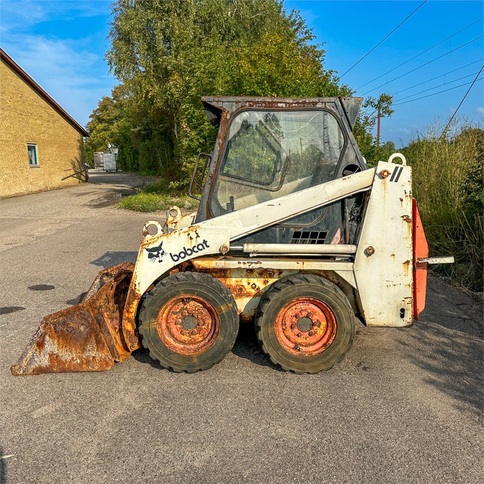 Bobcat 543 - Мини-погрузчик с бортовым поворотом: фото 2 Bobcat 543 - Мини-погрузчик с бортовым поворотом: фото 2