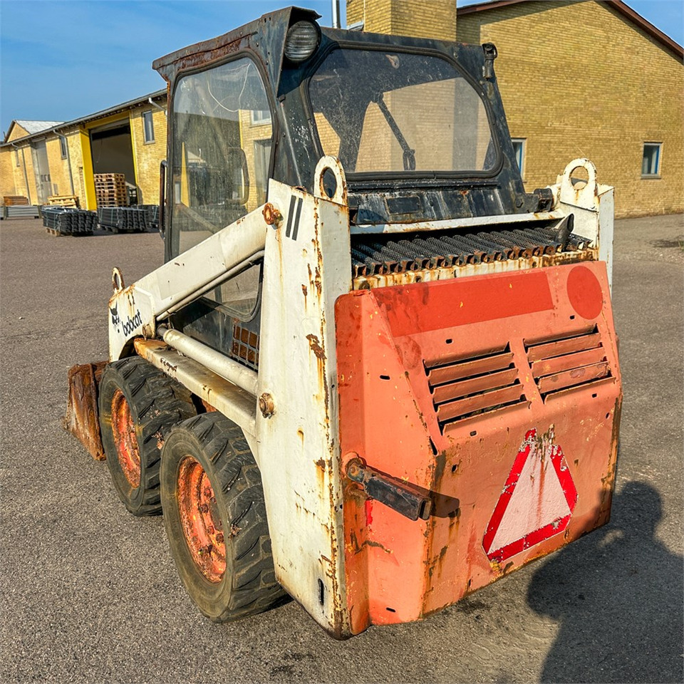 Bobcat 543 - Мини-погрузчик с бортовым поворотом: фото 3 Bobcat 543 - Мини-погрузчик с бортовым поворотом: фото 3