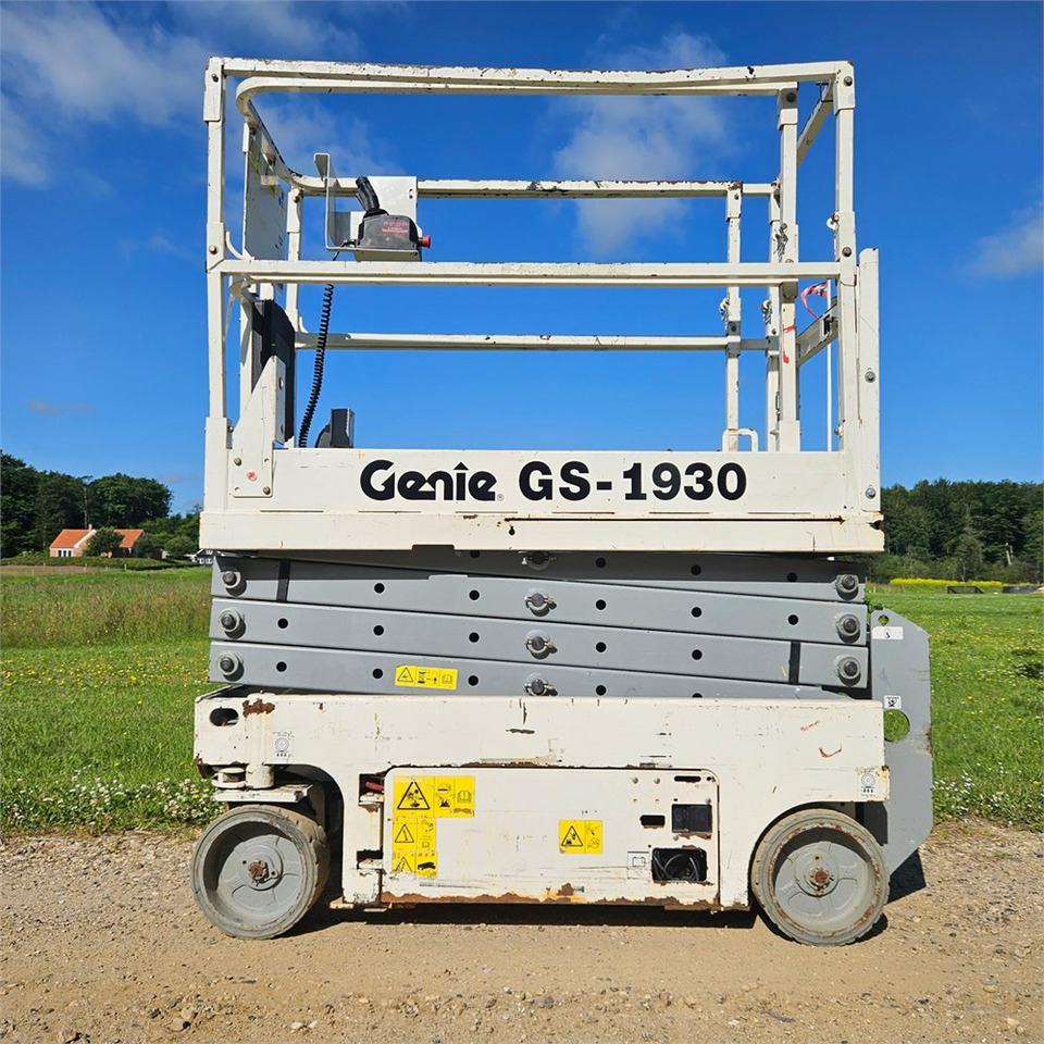 Genie GS 1930 - Ножничный подъемник: фото 2 Genie GS 1930 - Ножничный подъемник: фото 2