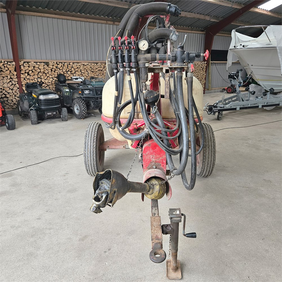 Hardi 800 l - Опрыскиватель: фото 2 Hardi 800 l - Опрыскиватель: фото 2