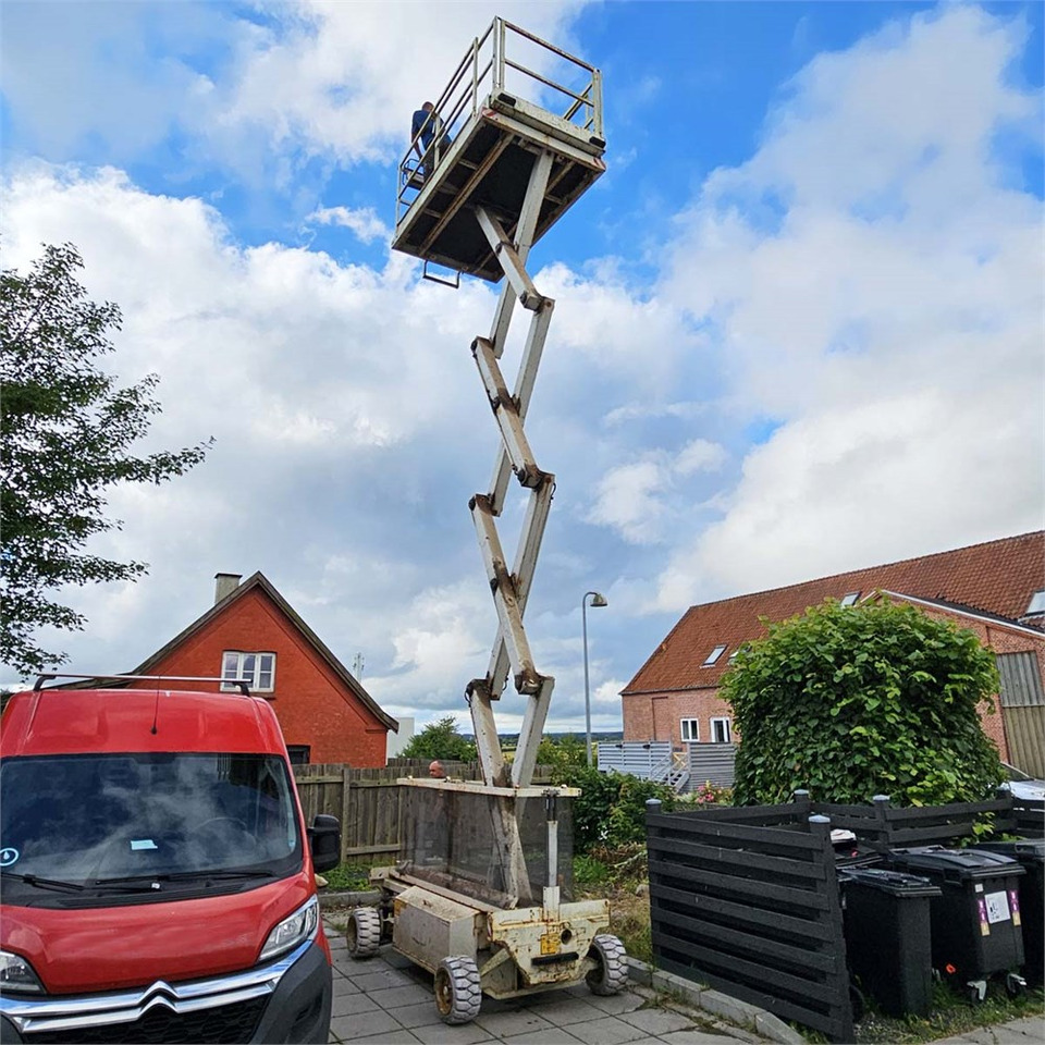 Holland Lift MONOSTAR Y-83EL16 - Ножничный подъемник: фото 4 Holland Lift MONOSTAR Y-83EL16 - Ножничный подъемник: фото 4