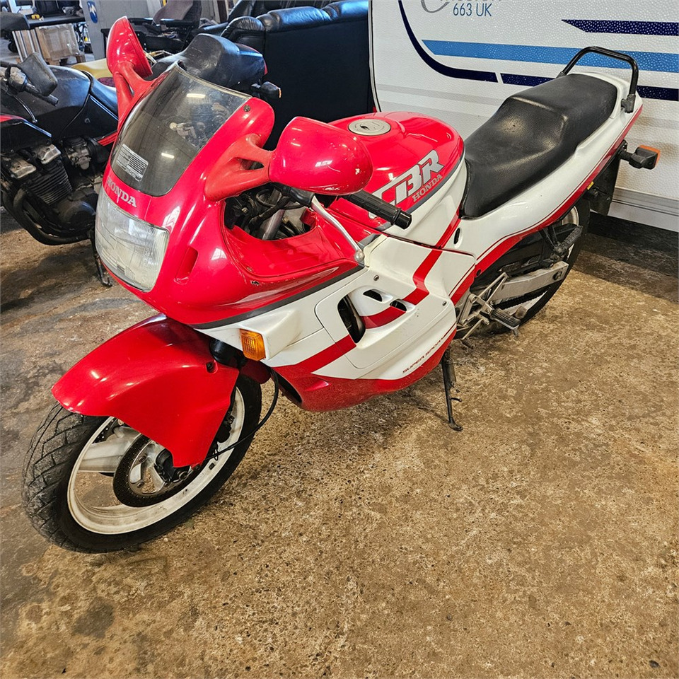 Honda CBR600F Super sport - Мотоцикл: фото 1 Honda CBR600F Super sport - Мотоцикл: фото 1