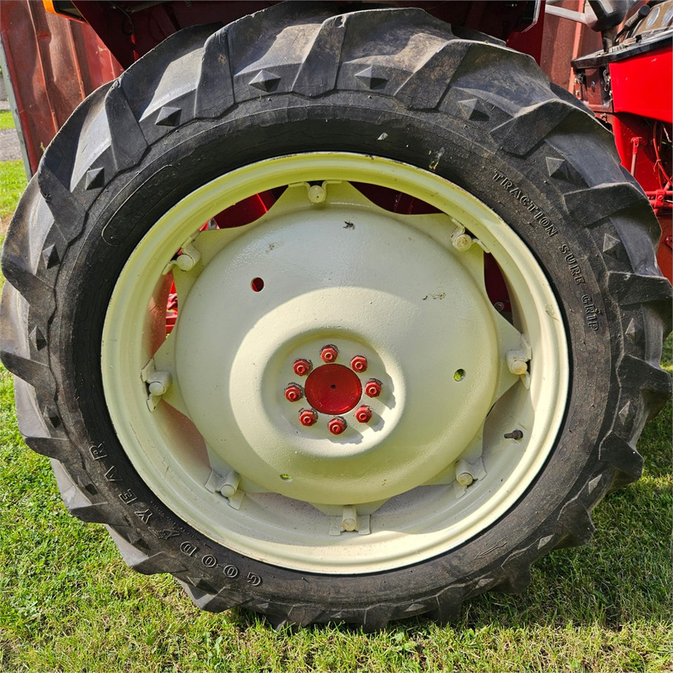 Трактор IH 444: фото 37