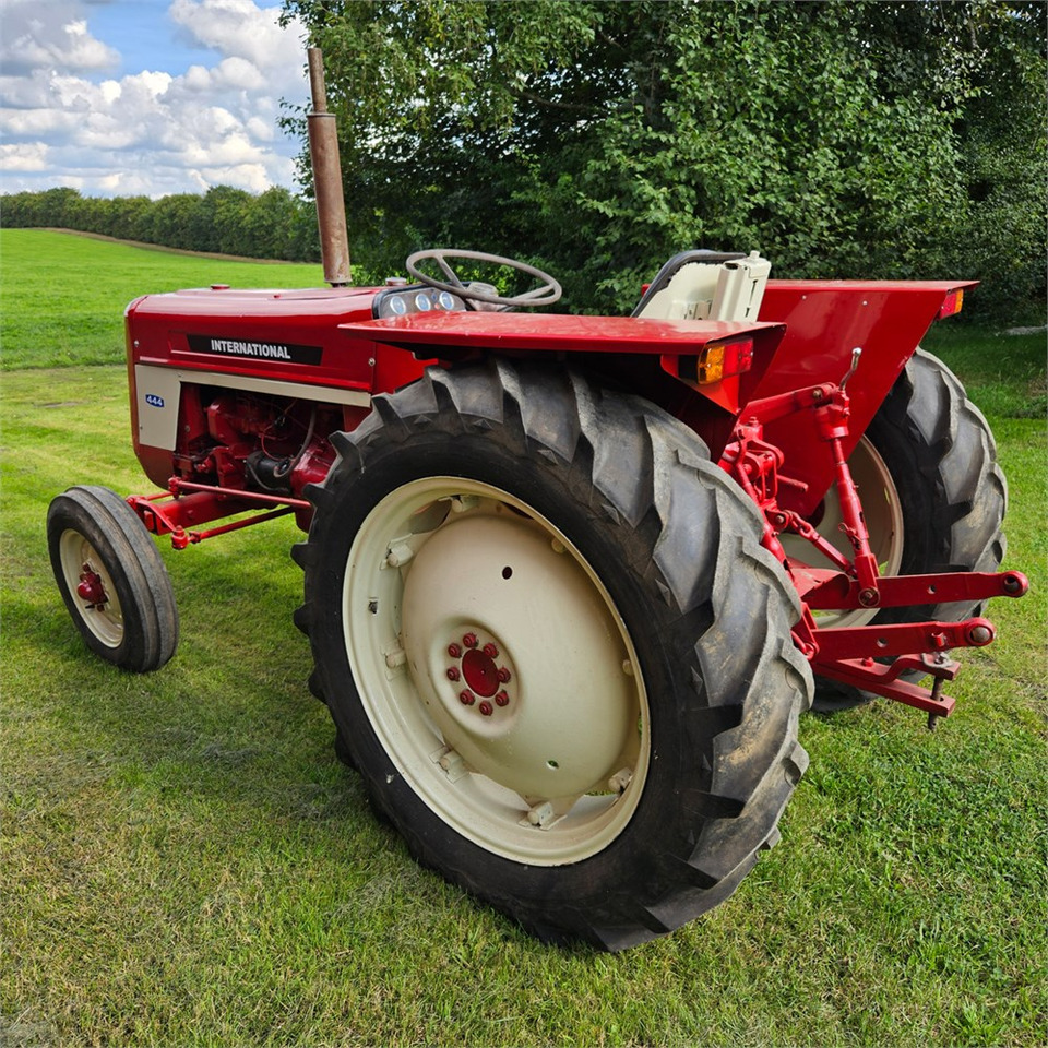 Трактор IH 444: фото 6