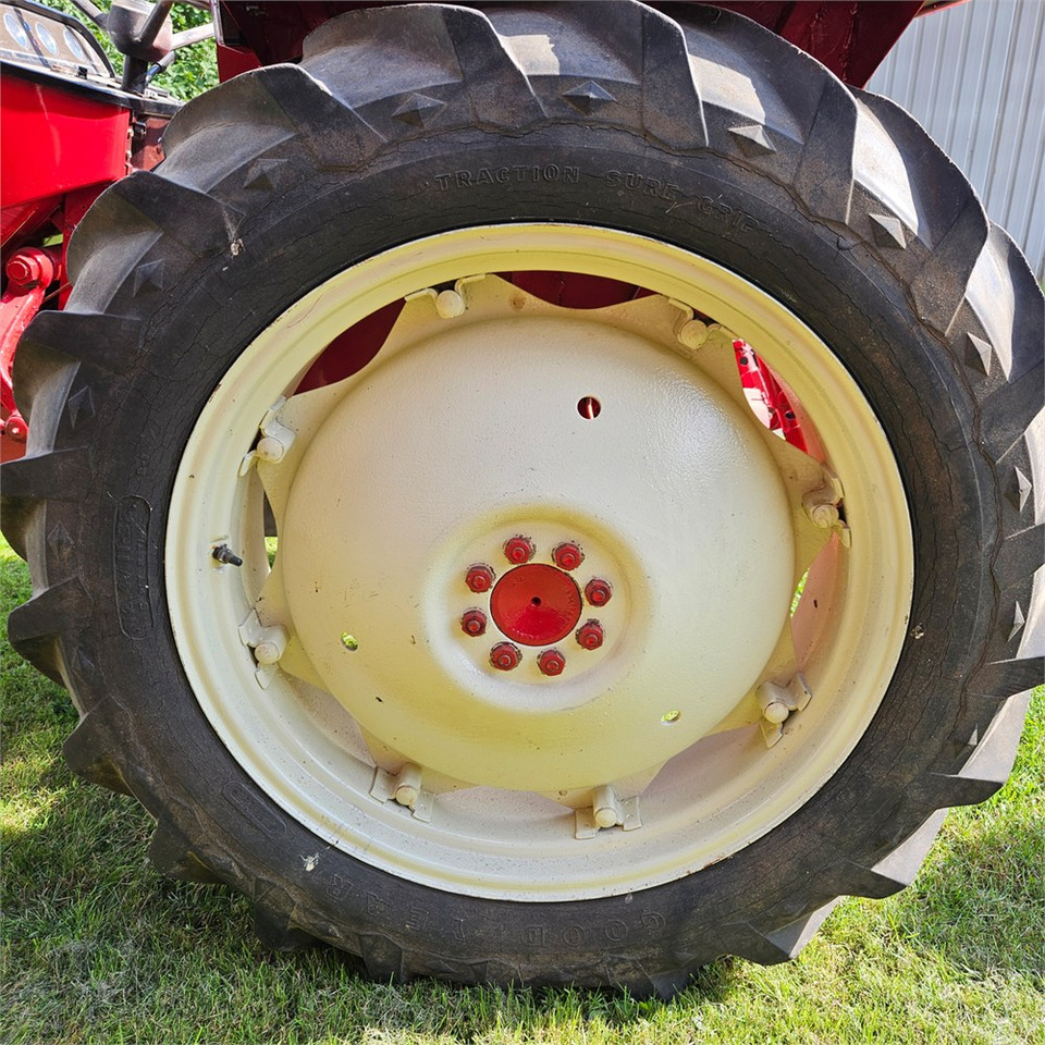 Трактор IH 444: фото 36