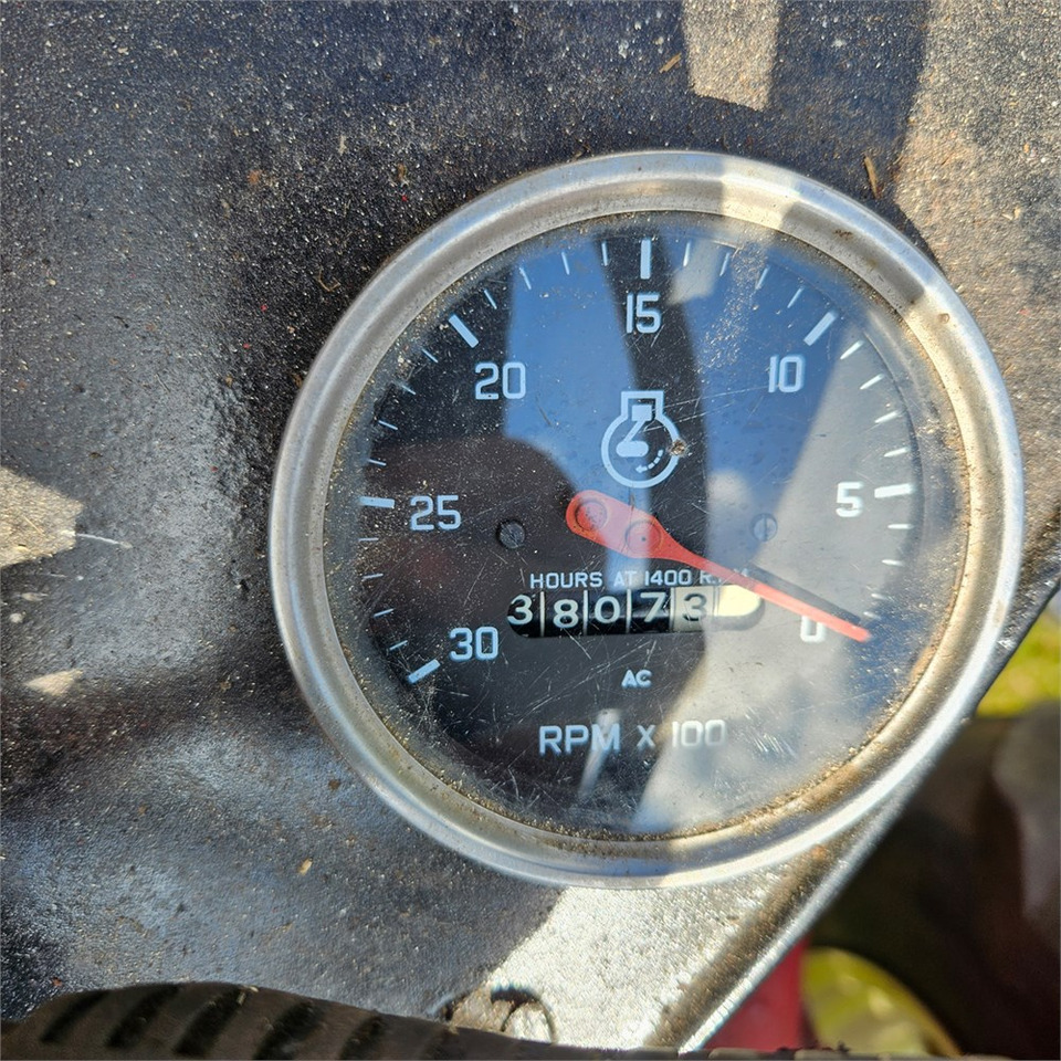 Трактор IH 444: фото 14