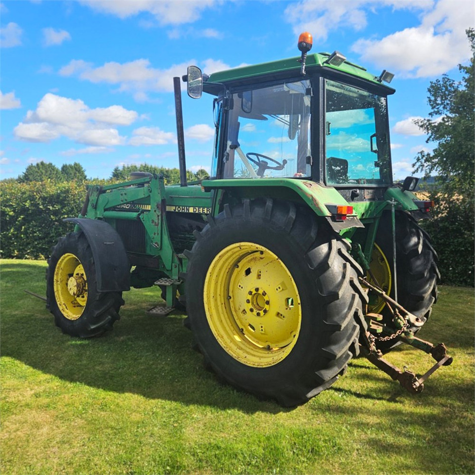 John Deere 3140 - Трактор: фото 2 John Deere 3140 - Трактор: фото 2