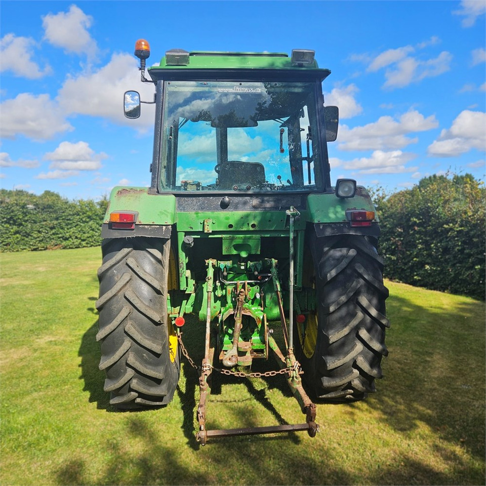 John Deere 3140 - Трактор: фото 3 John Deere 3140 - Трактор: фото 3