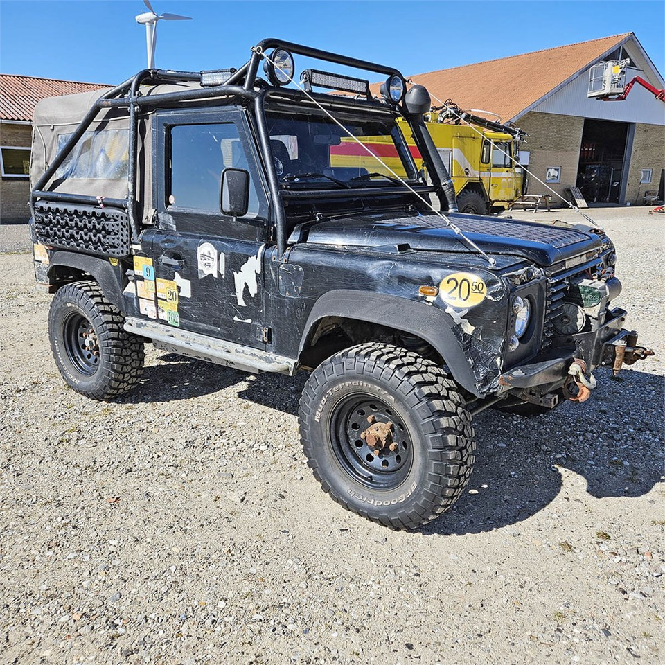 Land Rover Defender 90 - Легковой автомобиль: фото 1 Land Rover Defender 90 - Легковой автомобиль: фото 1