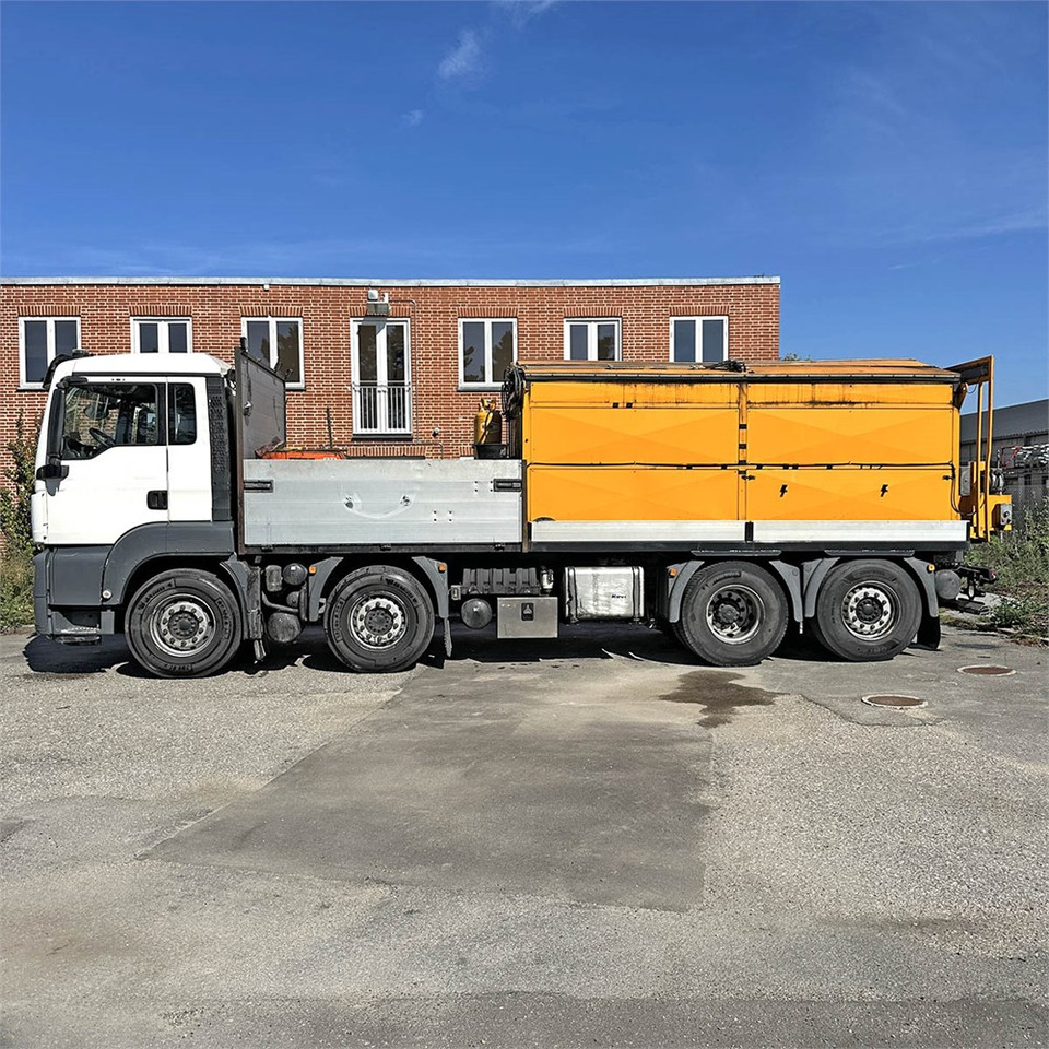 MAN TG 35. 8x2-6 BL - Грузовик бортовой/ Платформа, Гудронатор: фото 3 MAN TG 35. 8x2-6 BL - Грузовик бортовой/ Платформа, Гудронатор: фото 3