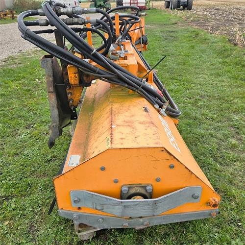 Nesbo KS 1500 H - Газонокосилка: фото 4 Nesbo KS 1500 H - Газонокосилка: фото 4