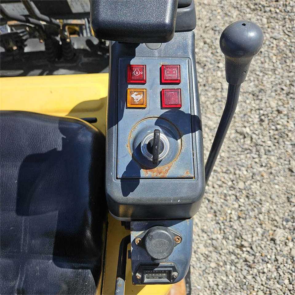 Мини-экскаватор New Holland E10 SR: фото 15
