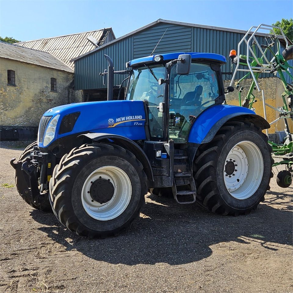 New Holland T7.235 Power Command - Трактор: фото 5 New Holland T7.235 Power Command - Трактор: фото 5