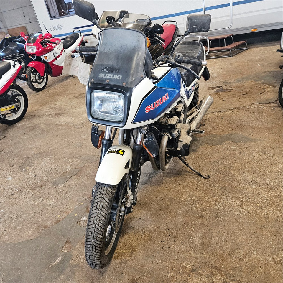 Suzuki GSX 1100 ES - Мотоцикл: фото 2 Suzuki GSX 1100 ES - Мотоцикл: фото 2
