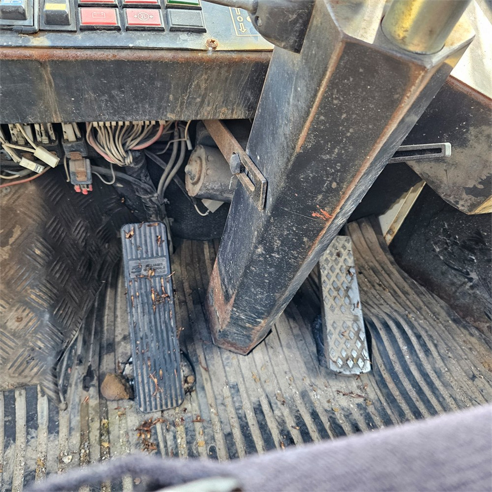 Вилочный погрузчик Svetruck 860: фото 16