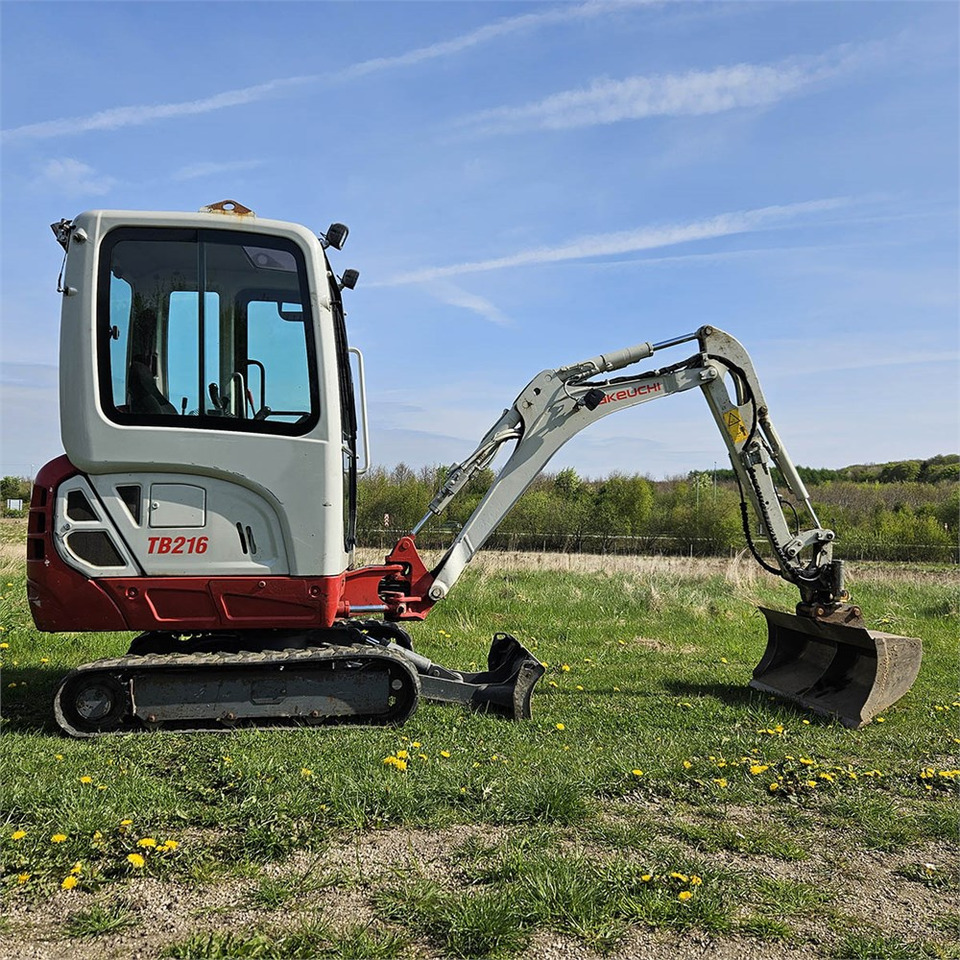 Takeuchi TB216 - Мини-экскаватор: фото 4 Takeuchi TB216 - Мини-экскаватор: фото 4