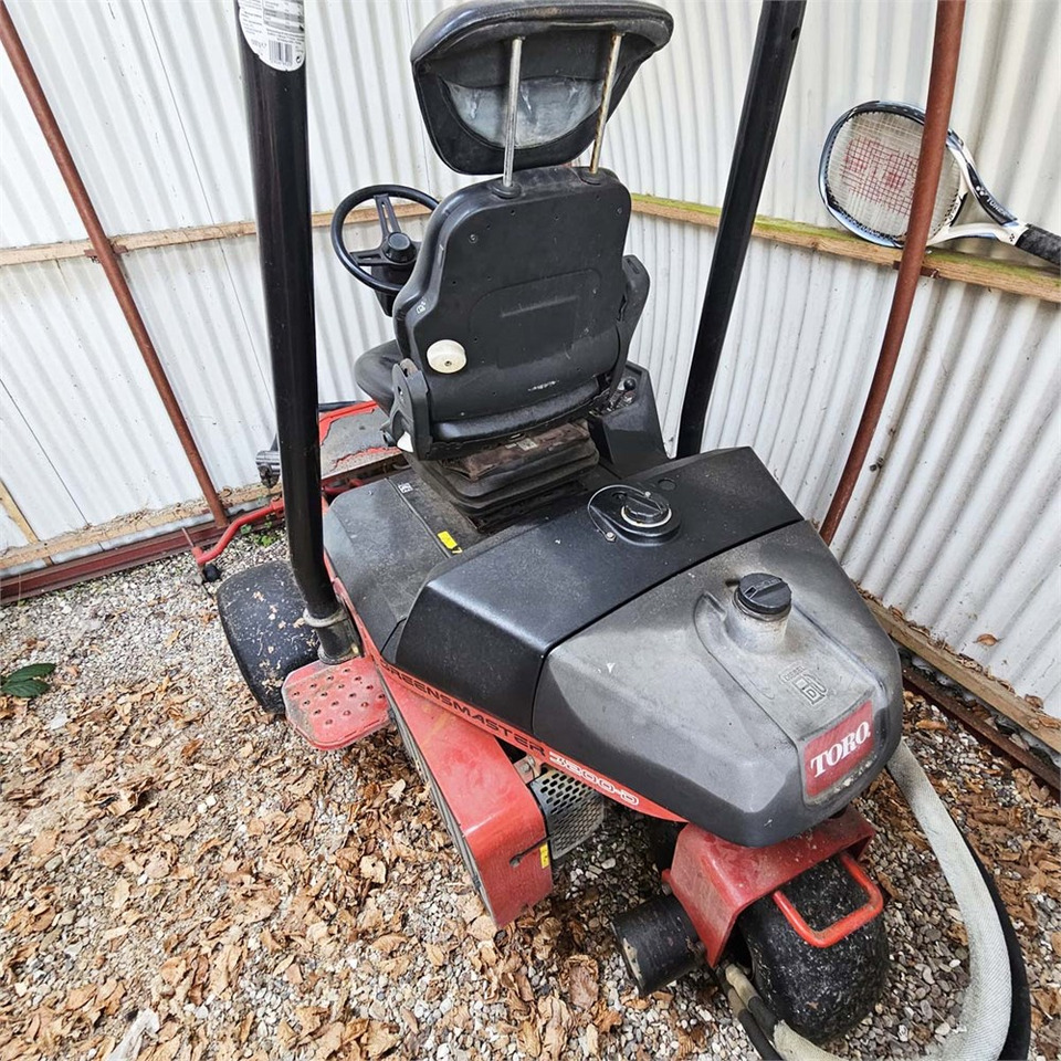 Toro Greensmaster 3200-D - Газонокосилка: фото 3 Toro Greensmaster 3200-D - Газонокосилка: фото 3
