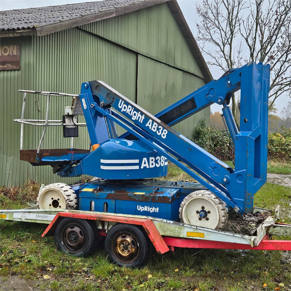 UpRight AB38 - Коленчатый подъемник: фото 1 UpRight AB38 - Коленчатый подъемник: фото 1