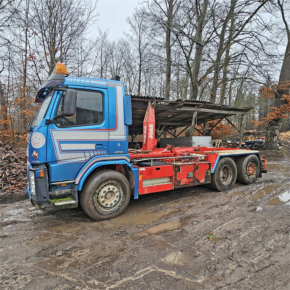 Volvo 420 - Крюковой мультилифт: фото 1 Volvo 420 - Крюковой мультилифт: фото 1