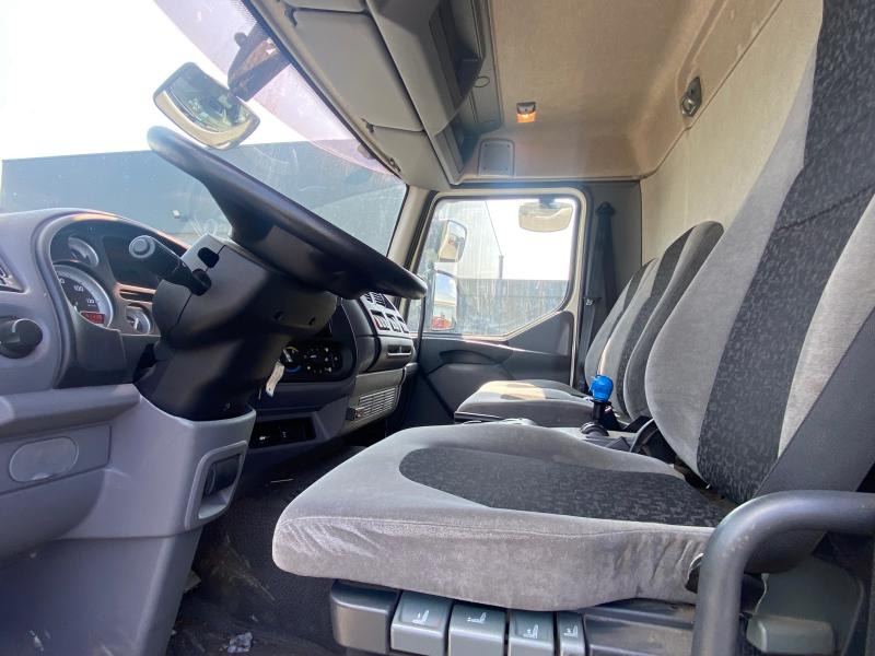 Грузовик с закрытым кузовом DAF LF 55.220: фото 6