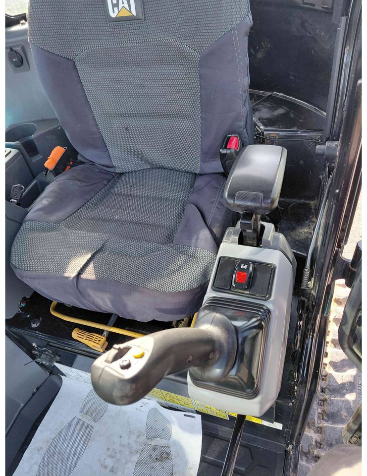 Гусеничный экскаватор CAT 302: фото 8 Гусеничный экскаватор CAT 302: фото 8