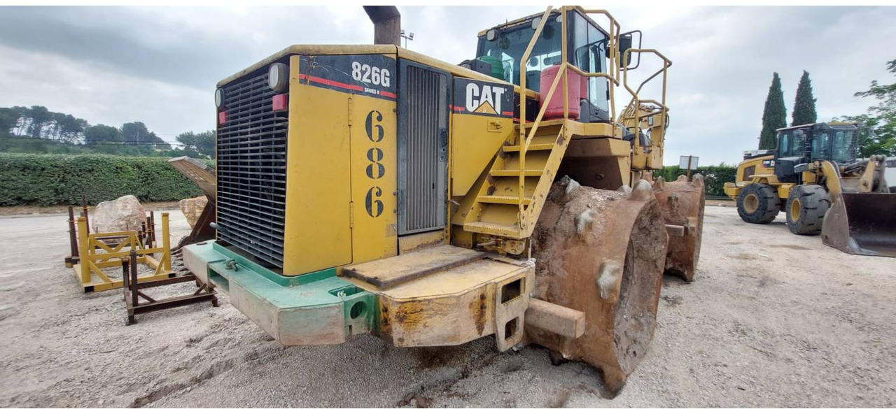CAT 826G II - Бульдозер: фото 4 CAT 826G II - Бульдозер: фото 4
