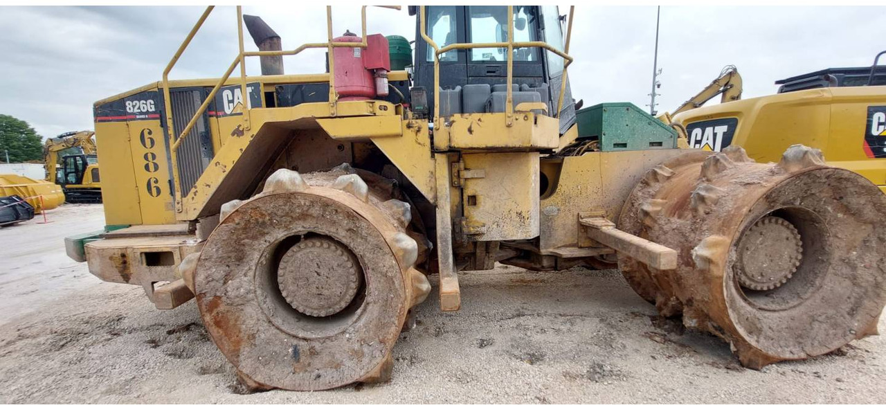 CAT 826G II - Бульдозер: фото 1 CAT 826G II - Бульдозер: фото 1