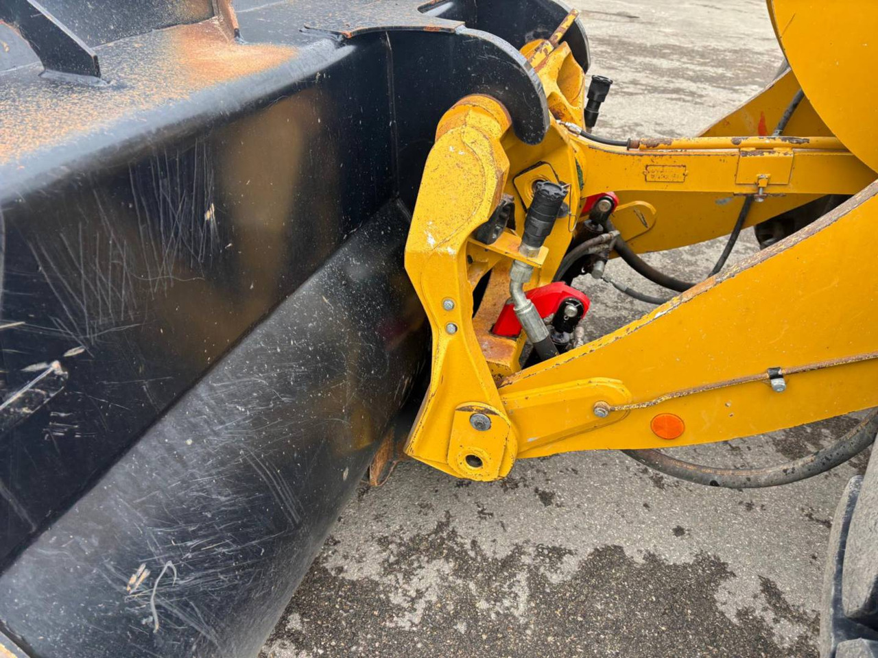 Колёсный погрузчик CAT 938M: фото 15