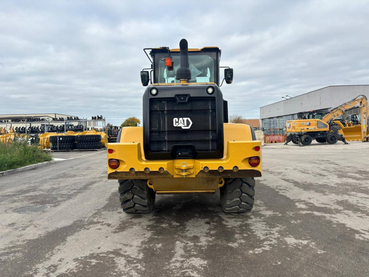 Колёсный погрузчик CAT 938M: фото 12