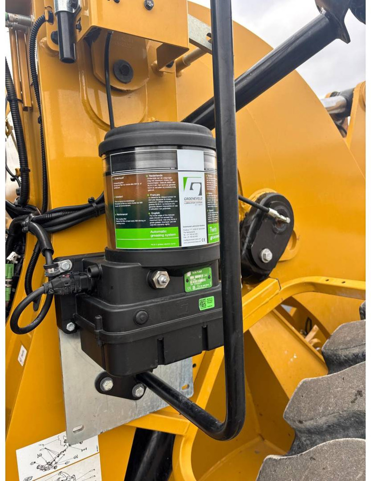 Колёсный погрузчик CAT 938M: фото 21