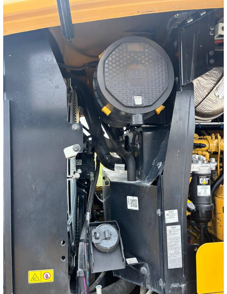 Колёсный погрузчик CAT 938M: фото 20