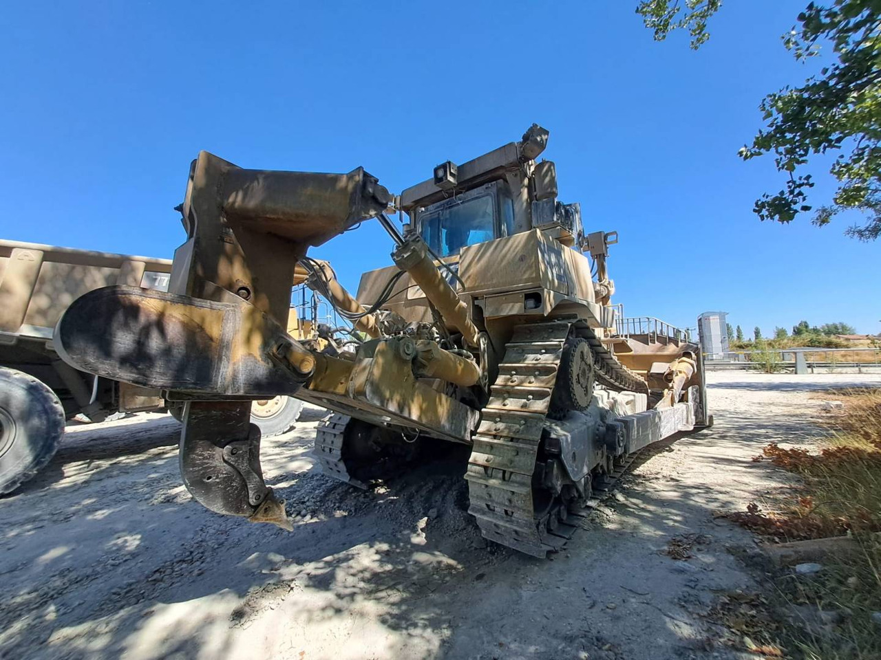 CAT D10T - Бульдозер: фото 3 CAT D10T - Бульдозер: фото 3