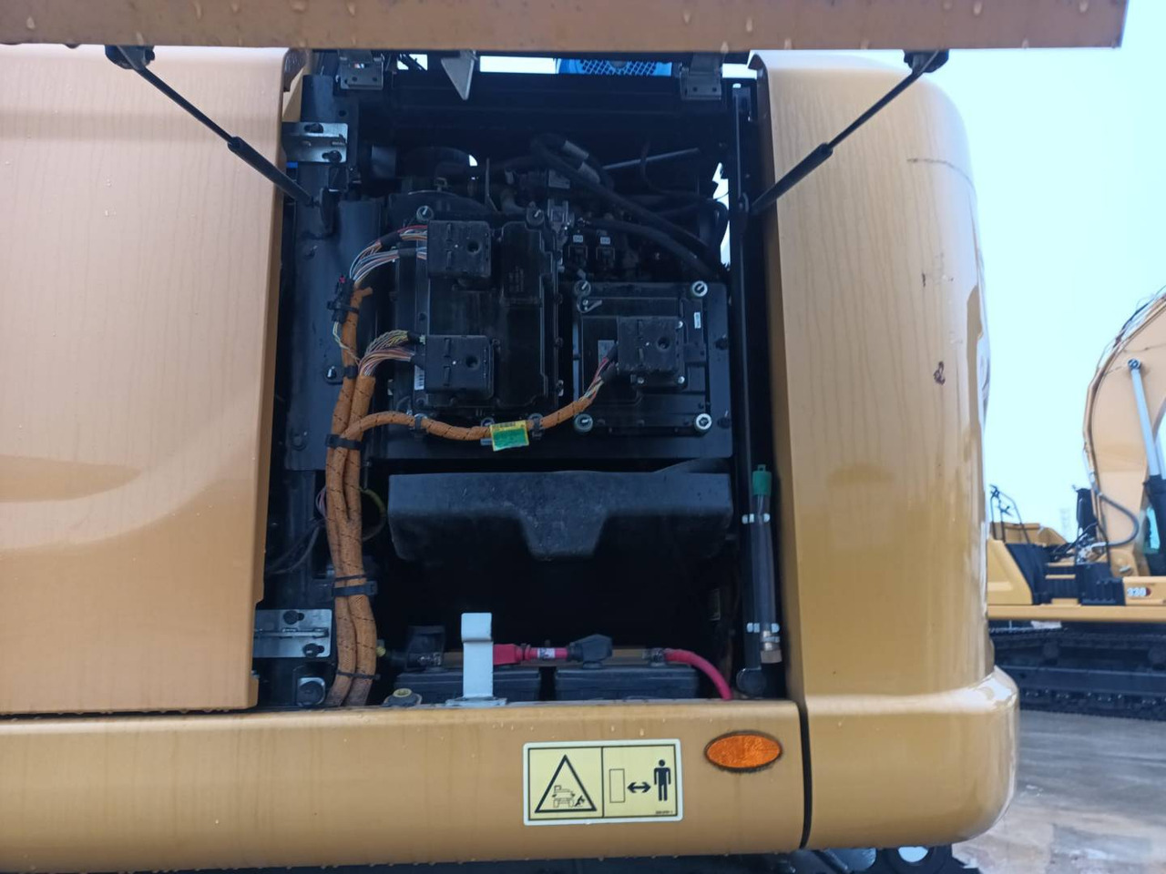 Колёсный экскаватор CAT MH3024-1: фото 12