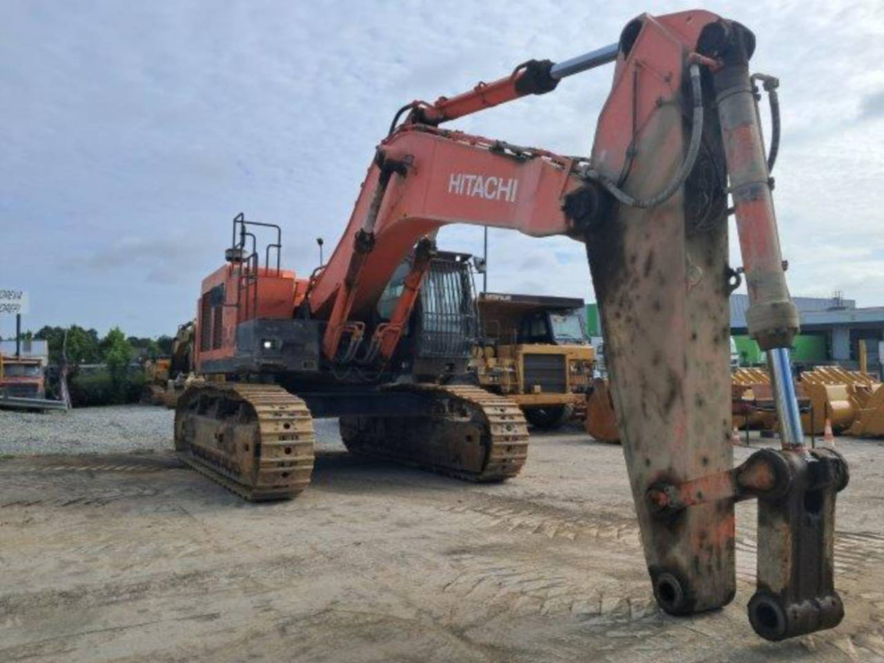 HITACHI ZX 670 45 - Гусеничный экскаватор: фото 2 HITACHI ZX 670 45 - Гусеничный экскаватор: фото 2