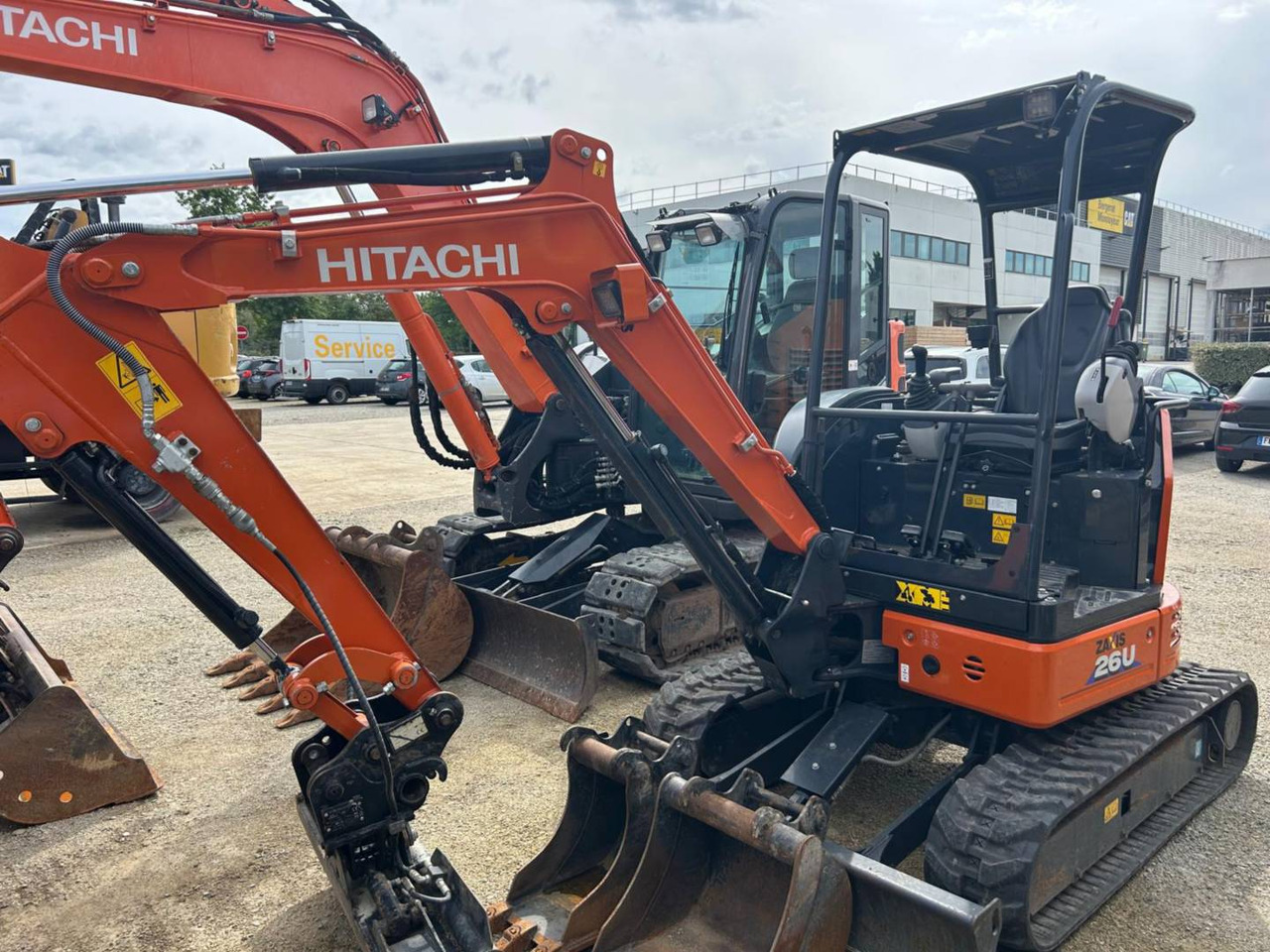 HITACHI ZX26U-6 - Гусеничный экскаватор: фото 1 HITACHI ZX26U-6 - Гусеничный экскаватор: фото 1