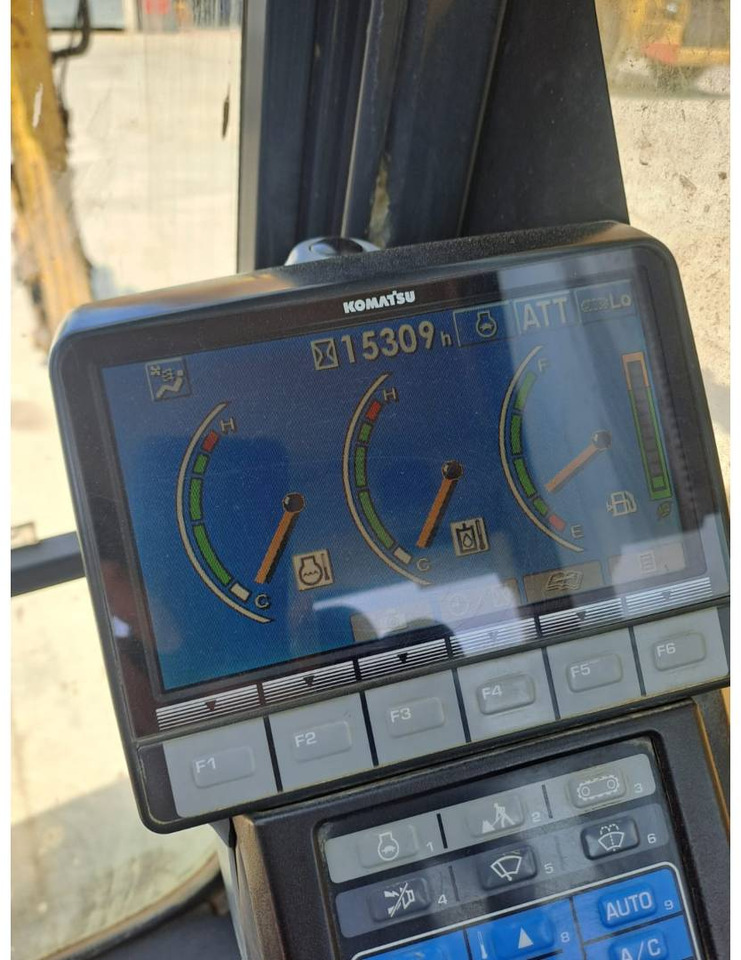 KOMATSU PC210LC - Гусеничный экскаватор: фото 5 KOMATSU PC210LC - Гусеничный экскаватор: фото 5