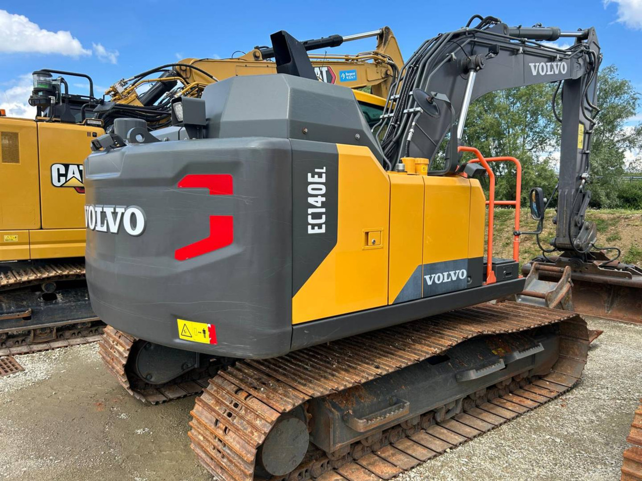 VOLVO CONSTRUCTION EQUIPMENT EC140 - Гусеничный экскаватор: фото 3 VOLVO CONSTRUCTION EQUIPMENT EC140 - Гусеничный экскаватор: фото 3